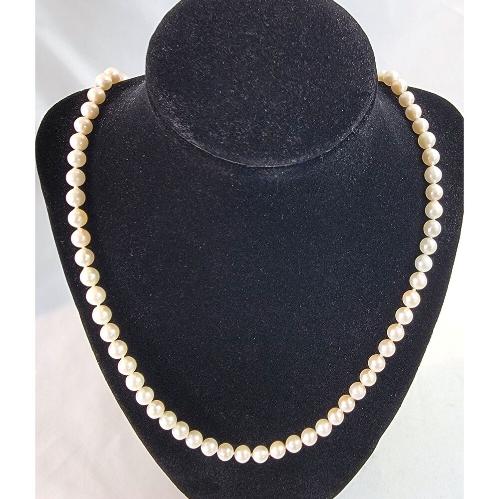 Vintage Pearl Necklace 6.9mm Pearls and 14K Gold Clasp 23.5 in Matinee Length